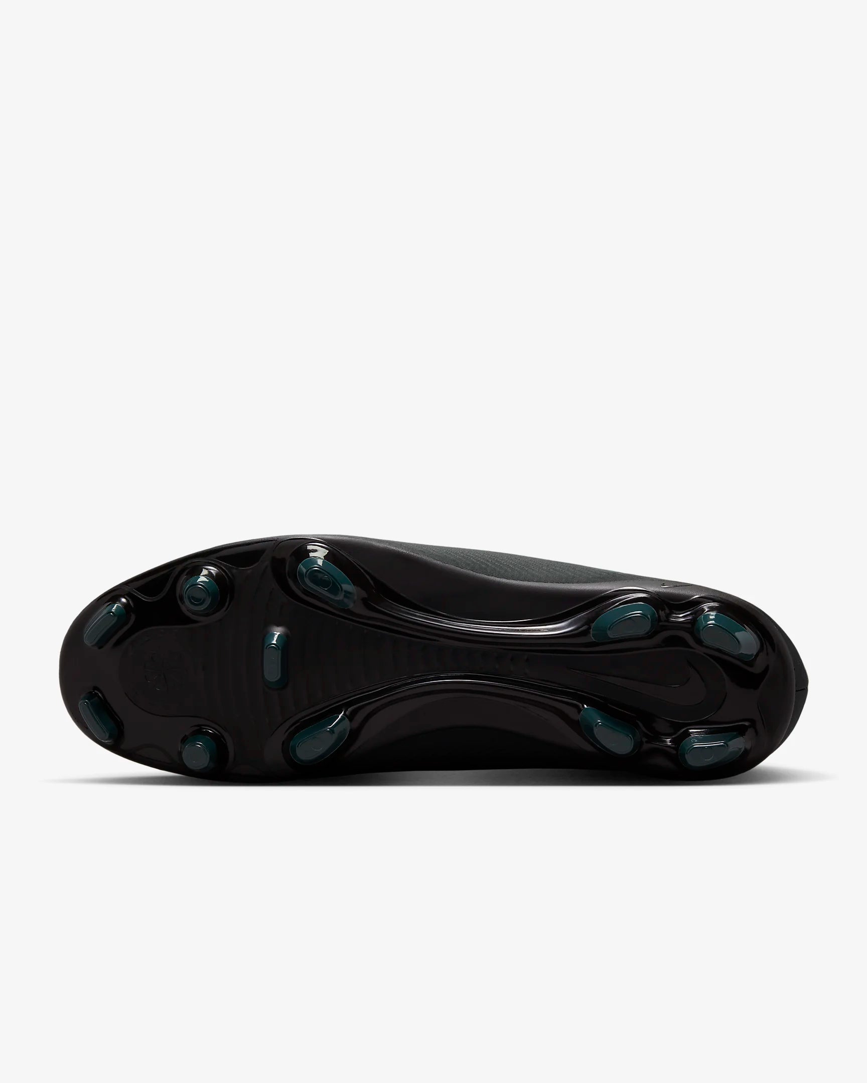 Men's Mercurial Vapor 16 Club MG Low-Top Soccer Cleats