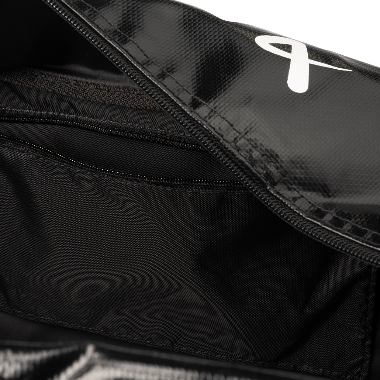 Bauer Pro Duffle Bag Black side