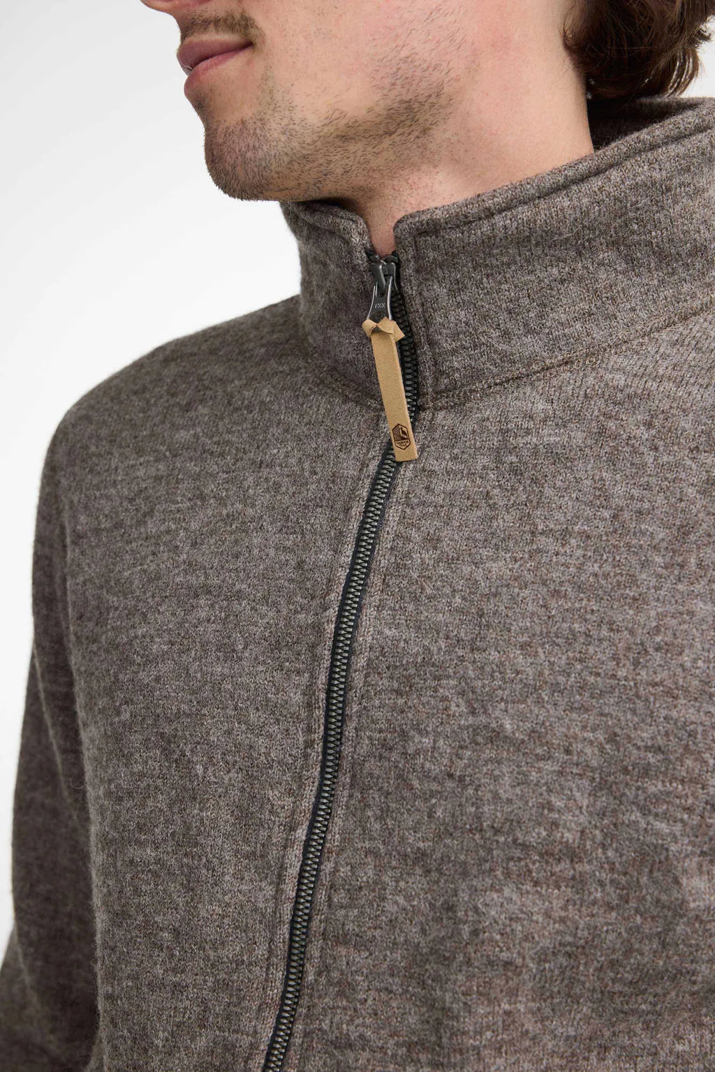 Ivanhoe of Sweden Men's NLS Sap Full Zip Wool Sweater - Nutmeg, collar and zip detail