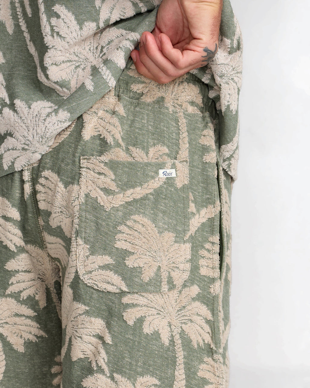 RVCA Palms Down Exotica Elastic Short in Jade — print detail