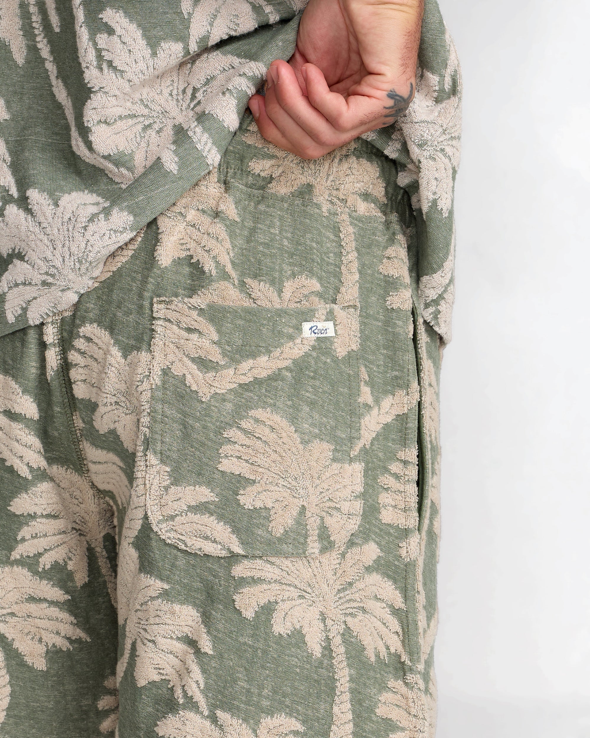 RVCA Palms Down Exotica Elastic Short in Jade — print detail