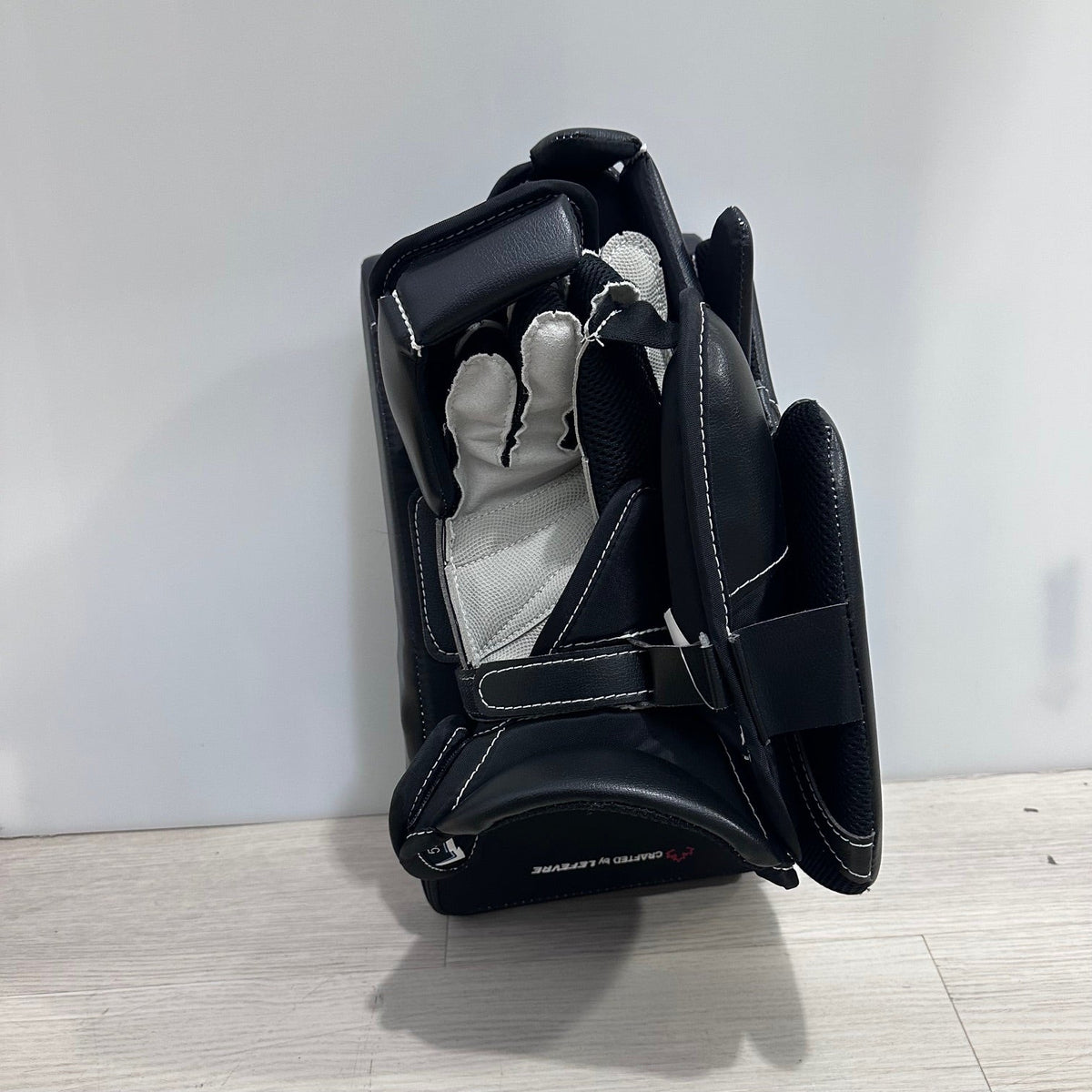 True Catalyst PX3 L87 Custom Pro Goalie Blocker - Black, palm view