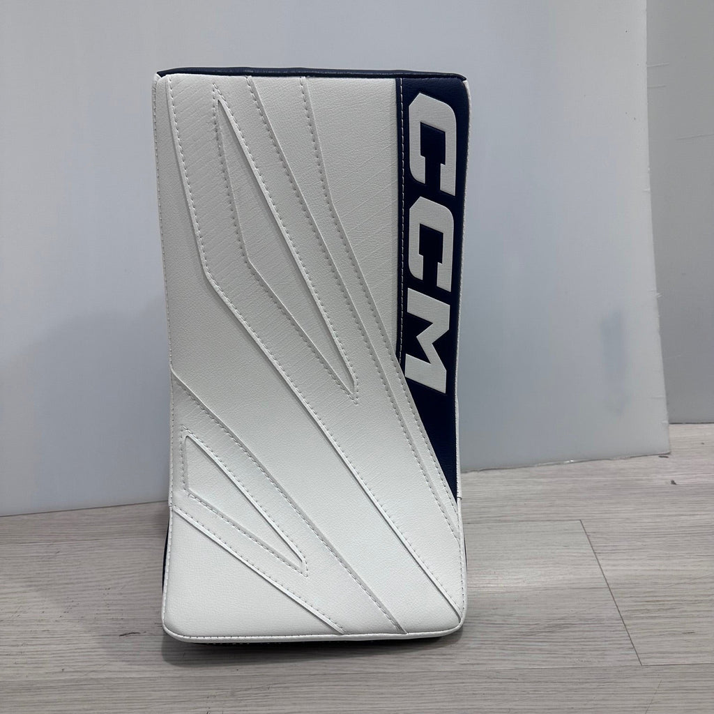 CCM EFLEX 7 Goalie Blocker Senior - WHITE/NAVY, front view
