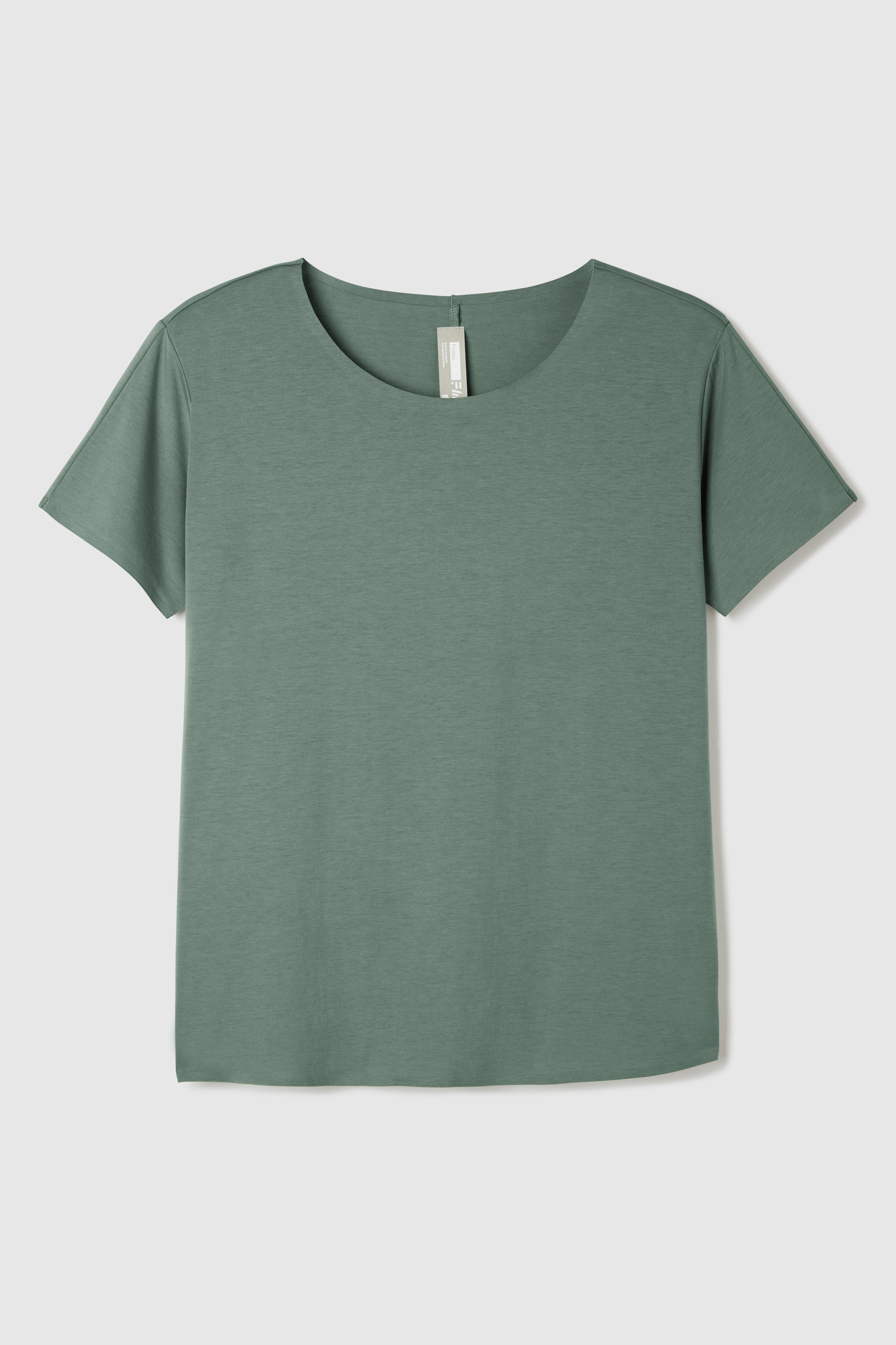 FWD Friday DriRelease Minimal Tee Laurel Wreath flat