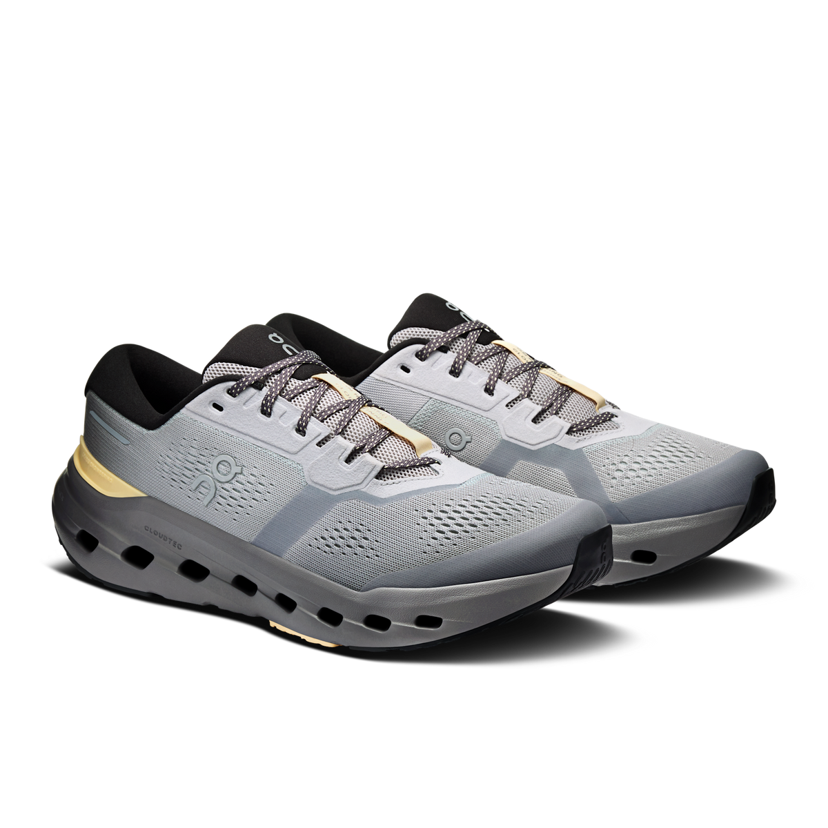 On Cloudrunner 3 Platinum/Squash three-quarter