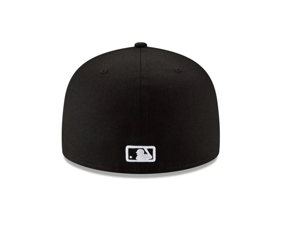 New Era Chicago White Sox Black Outline 59FIFTY Fitted Hat