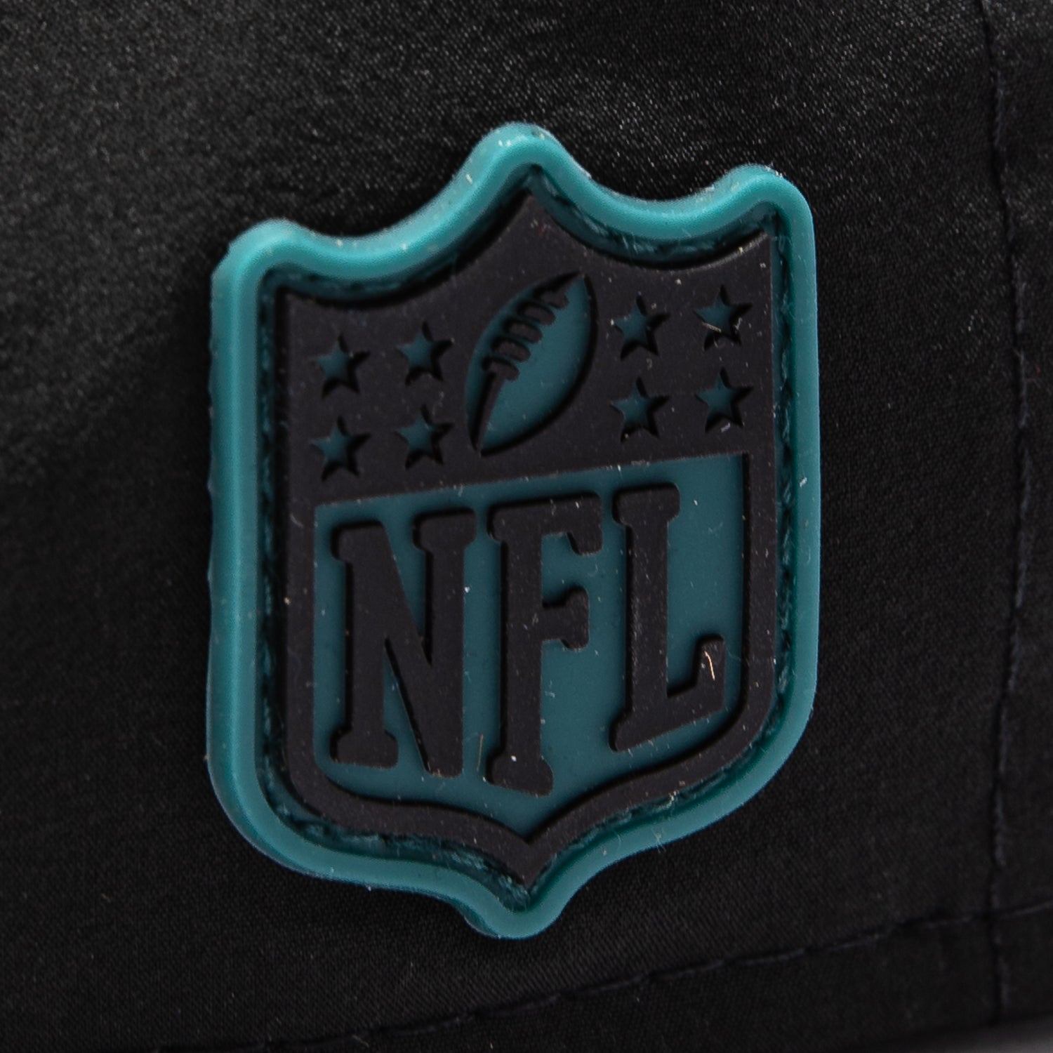 New Era Philadelphia Eagles 2026 Sideline 9FIFTY Snapback Hat - NFL shield detail