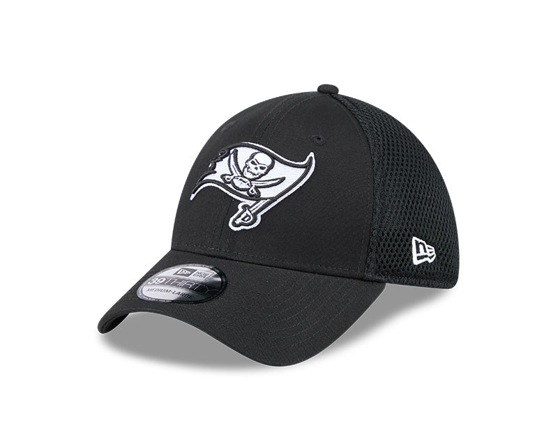 New Era Tampa Bay Buccaneers Black Main Neo 39THIRTY Flex Hat