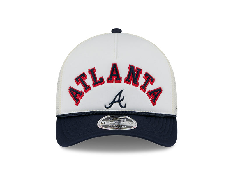 Atlanta Braves Chrome Arch 9FORTY M-Crown A-Frame Trucker Hat