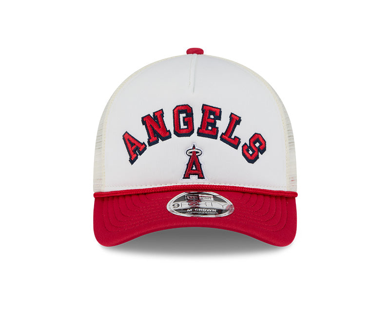 Los Angeles Angels Chrome Arch 9FORTY M-Crown A-Frame Trucker Hat