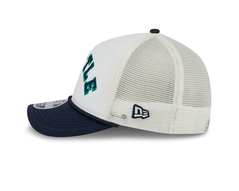 Seattle Mariners Chrome Arch 9FORTY M-Crown A-Frame Trucker Hat