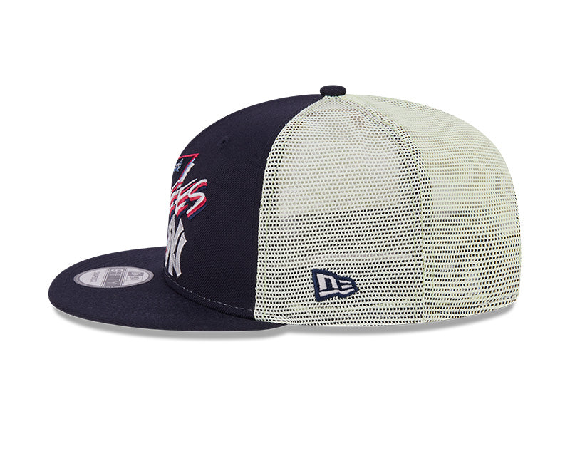 New York Yankees Glow-In-The-Dark 9FIFTY Trucker Hat