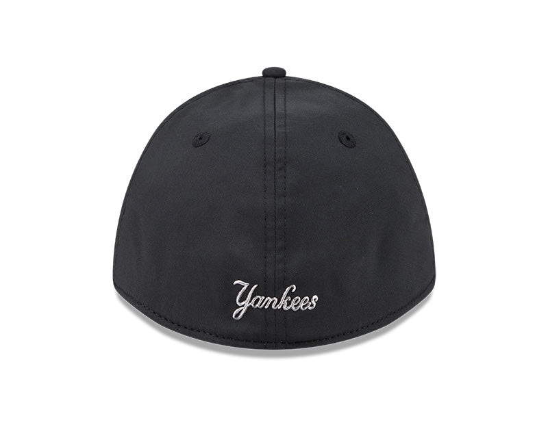New Era New York Yankees Metallic 39THIRTY Stretch Fit Hat