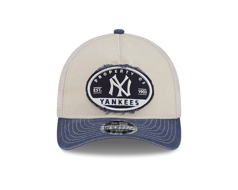 New Era New York Yankees Frayed M-Crown A-Frame 9FORTY Trucker Adjustable Hat