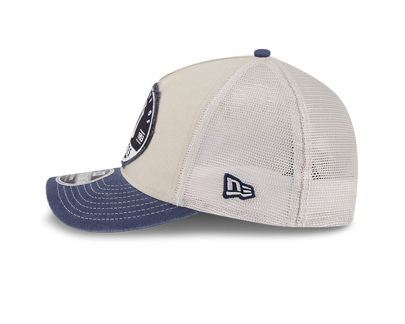 New Era New York Yankees Frayed M-Crown A-Frame 9FORTY Trucker Adjustable Hat