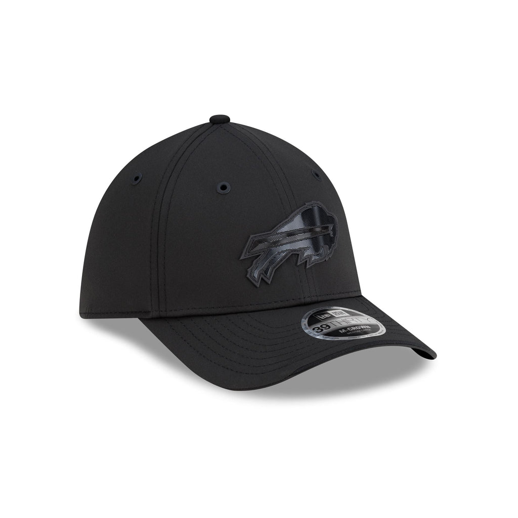 New Era Buffalo Bills 2026 Sideline 39THIRTY M-Crown stretch fit hat black three-quarter right