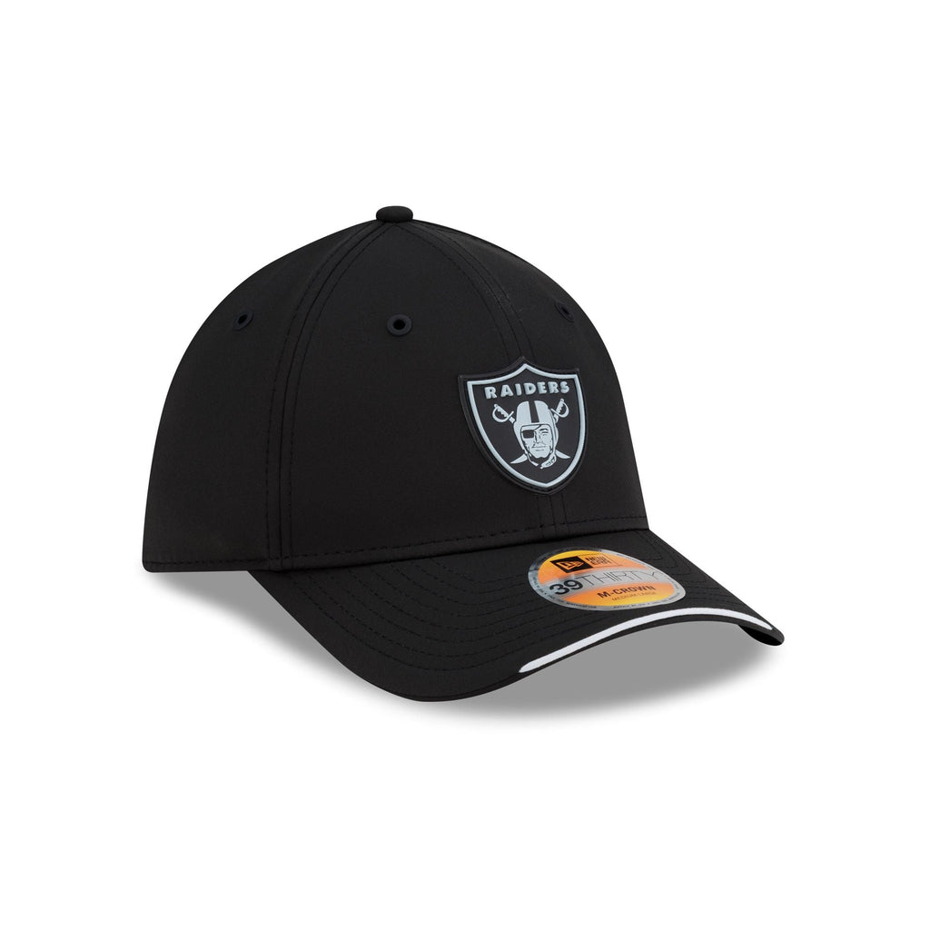New Era Las Vegas Raiders 2026 Sideline 39THIRTY M-Crown stretch fit hat three-quarter right