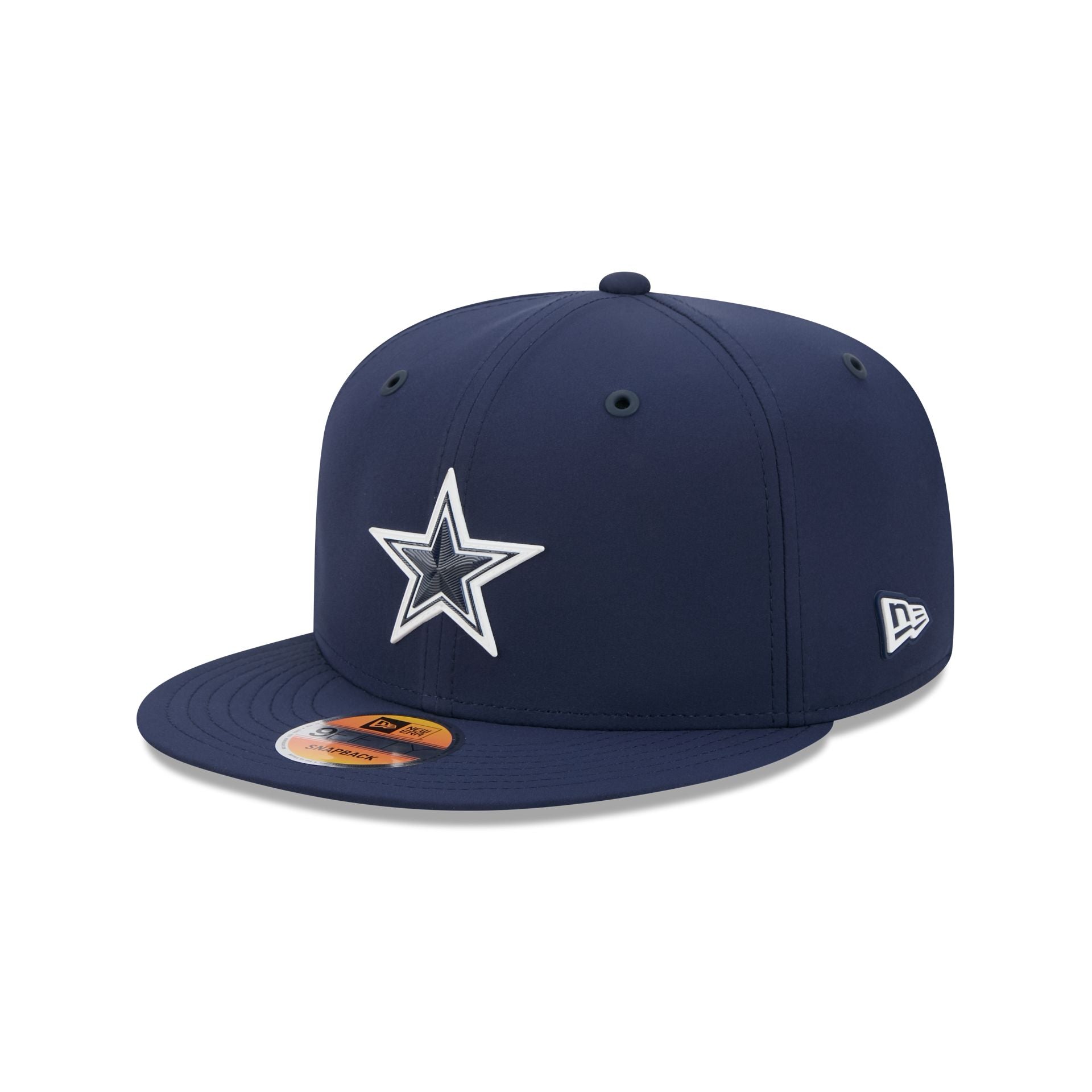 New Era Dallas Cowboys 2026 Sideline 9FIFTY Snapback Hat - three-quarter left
