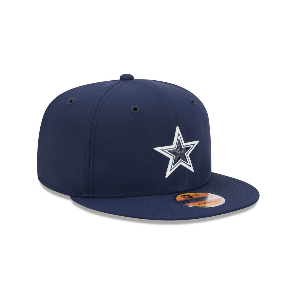 New Era Dallas Cowboys 2026 Sideline 9FIFTY Snapback Hat - three-quarter right