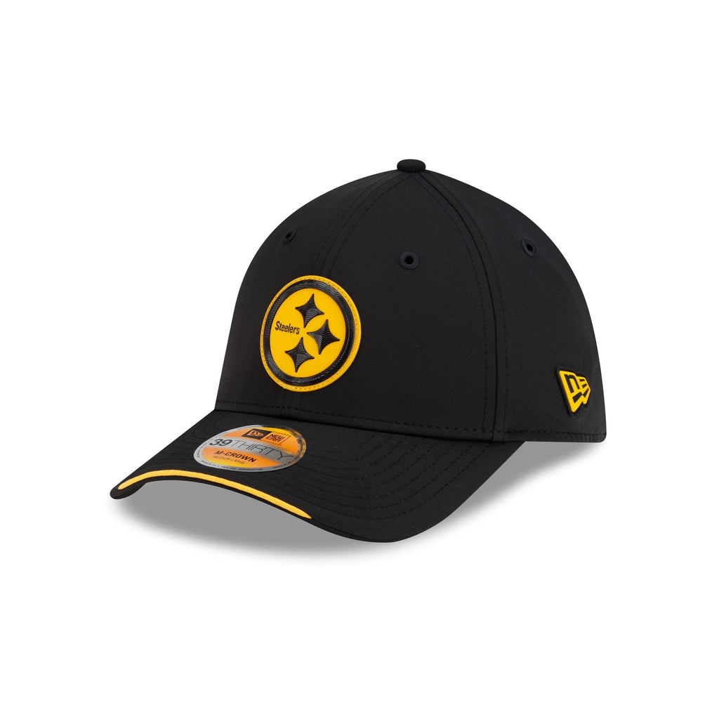 New Era Pittsburgh Steelers 2026 Sideline 39THIRTY M-Crown stretch fit hat three-quarter left