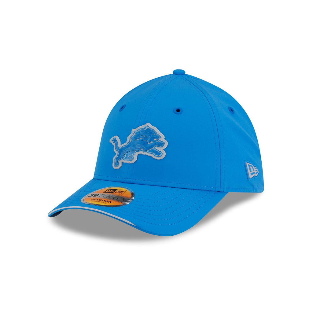New Era Detroit Lions 2026 Sideline 39THIRTY M-Crown stretch fit hat three-quarter left