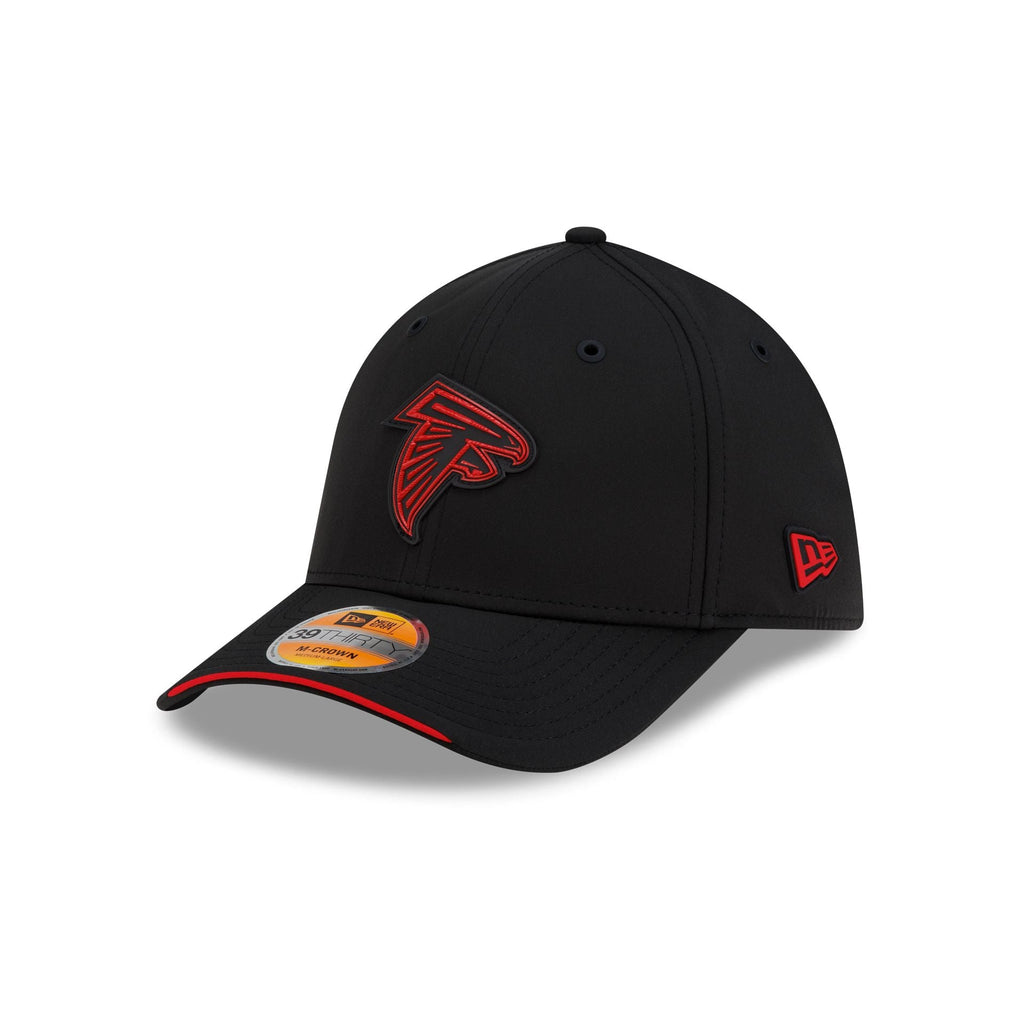 New Era Atlanta Falcons 2026 Sideline 39THIRTY M-Crown stretch fit hat three-quarter left