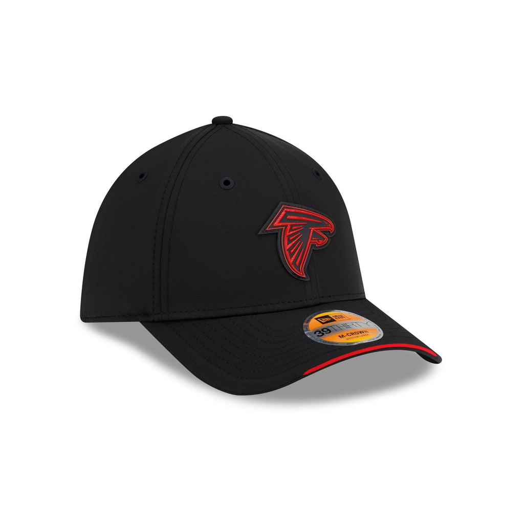 New Era Atlanta Falcons 2026 Sideline 39THIRTY M-Crown stretch fit hat three-quarter right
