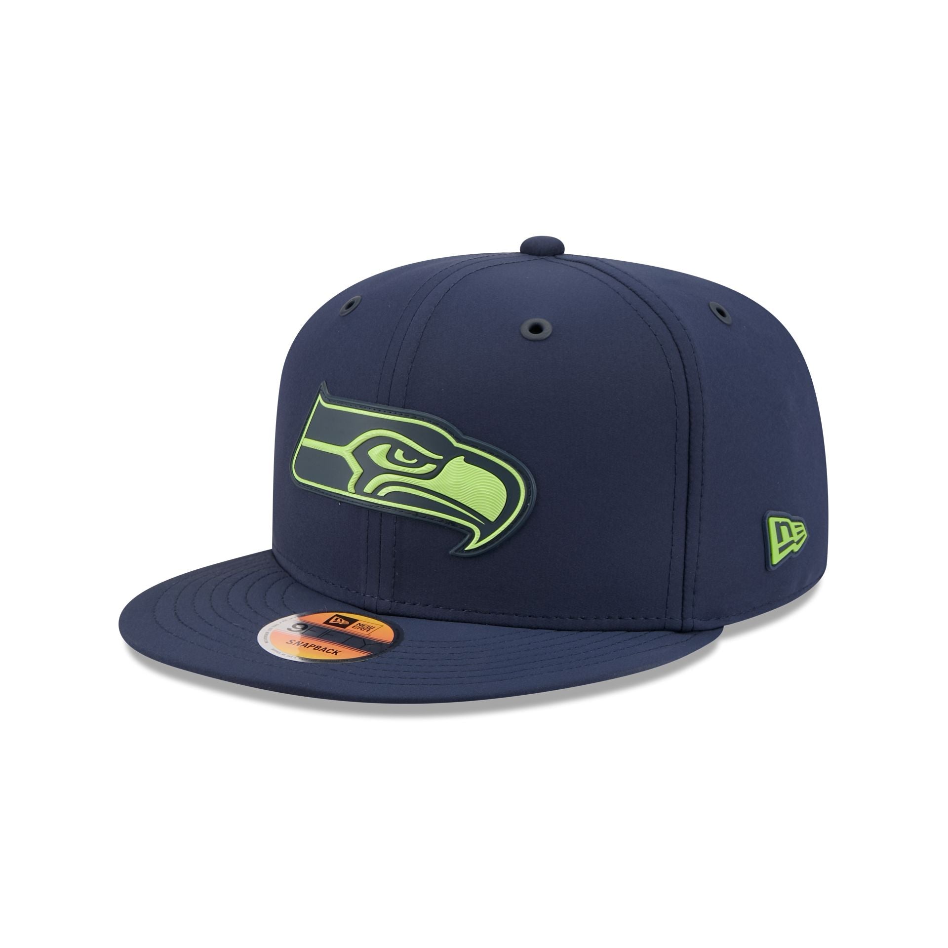 New Era Seattle Seahawks 2026 Sideline 9FIFTY Snapback Hat - three-quarter left