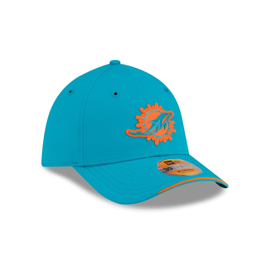 New Era Miami Dolphins 2026 Sideline 39THIRTY M-Crown stretch fit hat three-quarter right