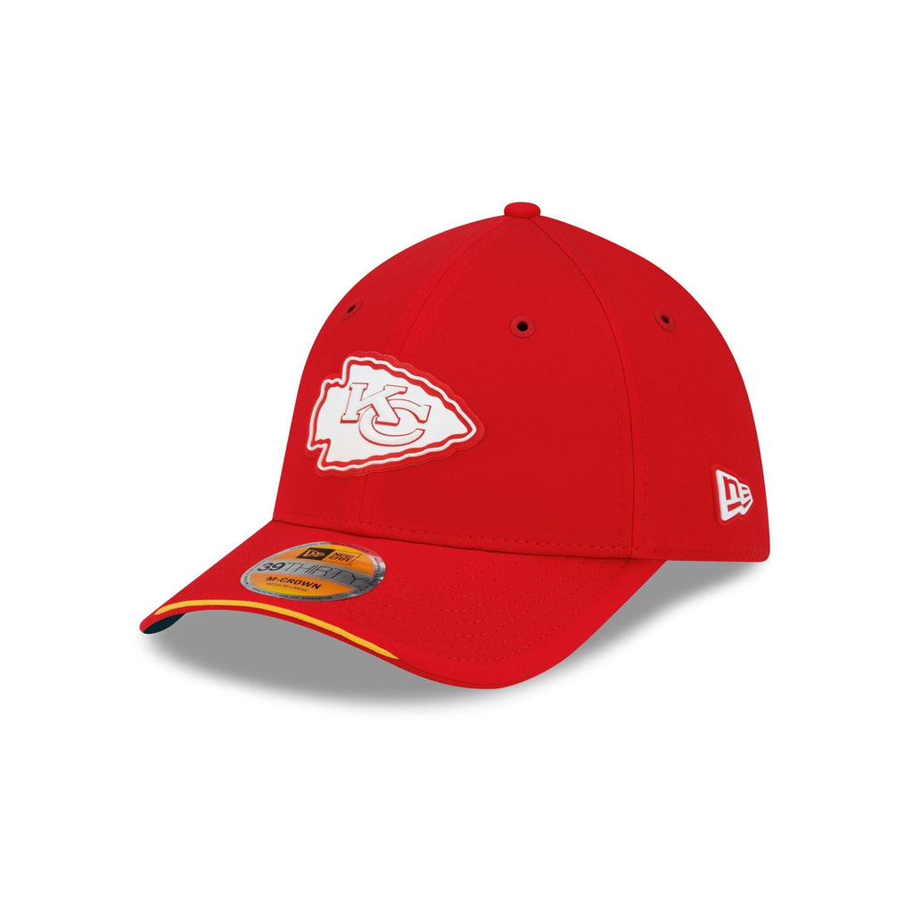 New Era Kansas City Chiefs 2026 Sideline 39THIRTY M-Crown stretch fit hat three-quarter left