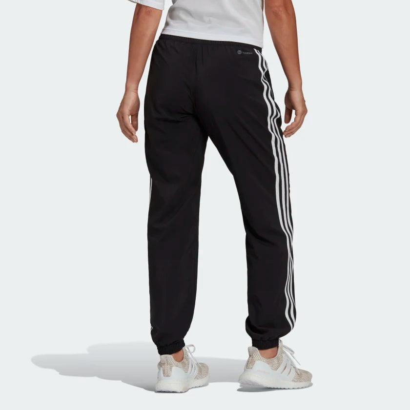 Adidas essentials 2025 wind pants