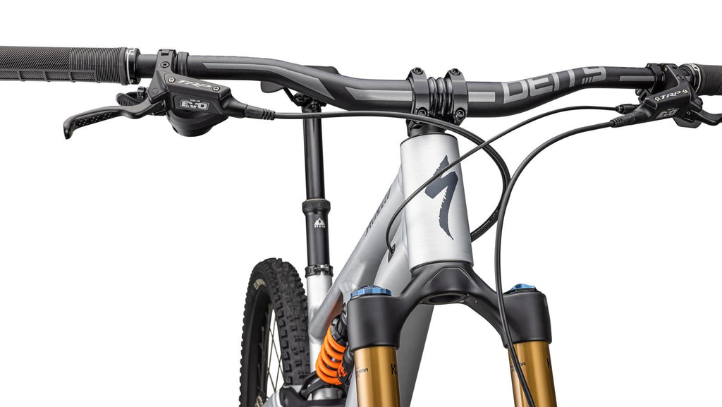 Specialized Stumpjumper 15 Alloy FOX Coil - 2025 - SATIN BRUSHED ALUMINUM/CAST BLUE, head tube detail