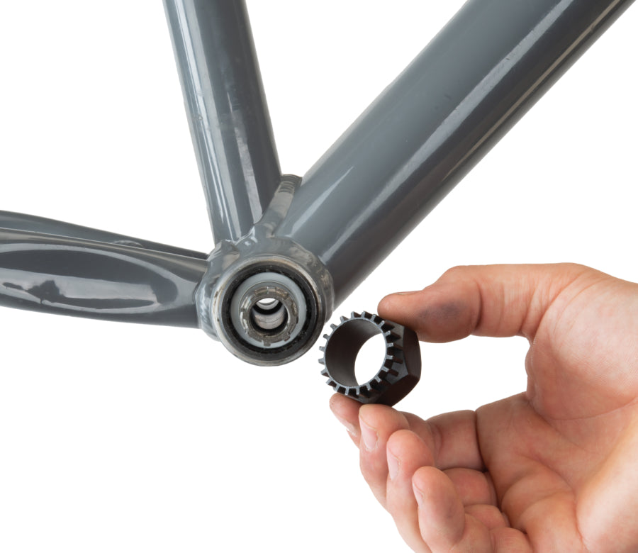 Park Tool BBT-32 Bottom Bracket Tool in use