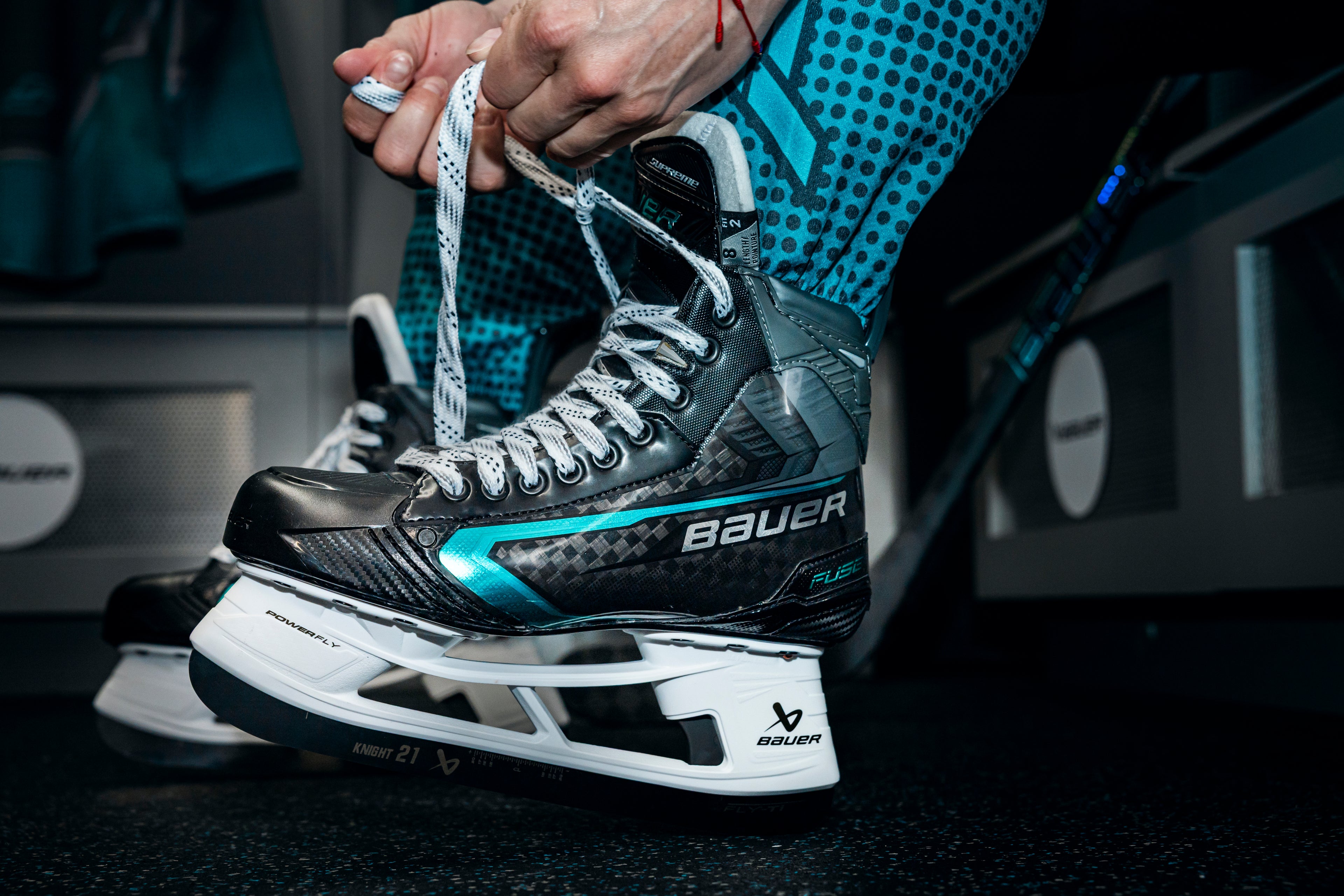 Bauer Intermediate Supreme Fuse Skate with FLY-TI Runner