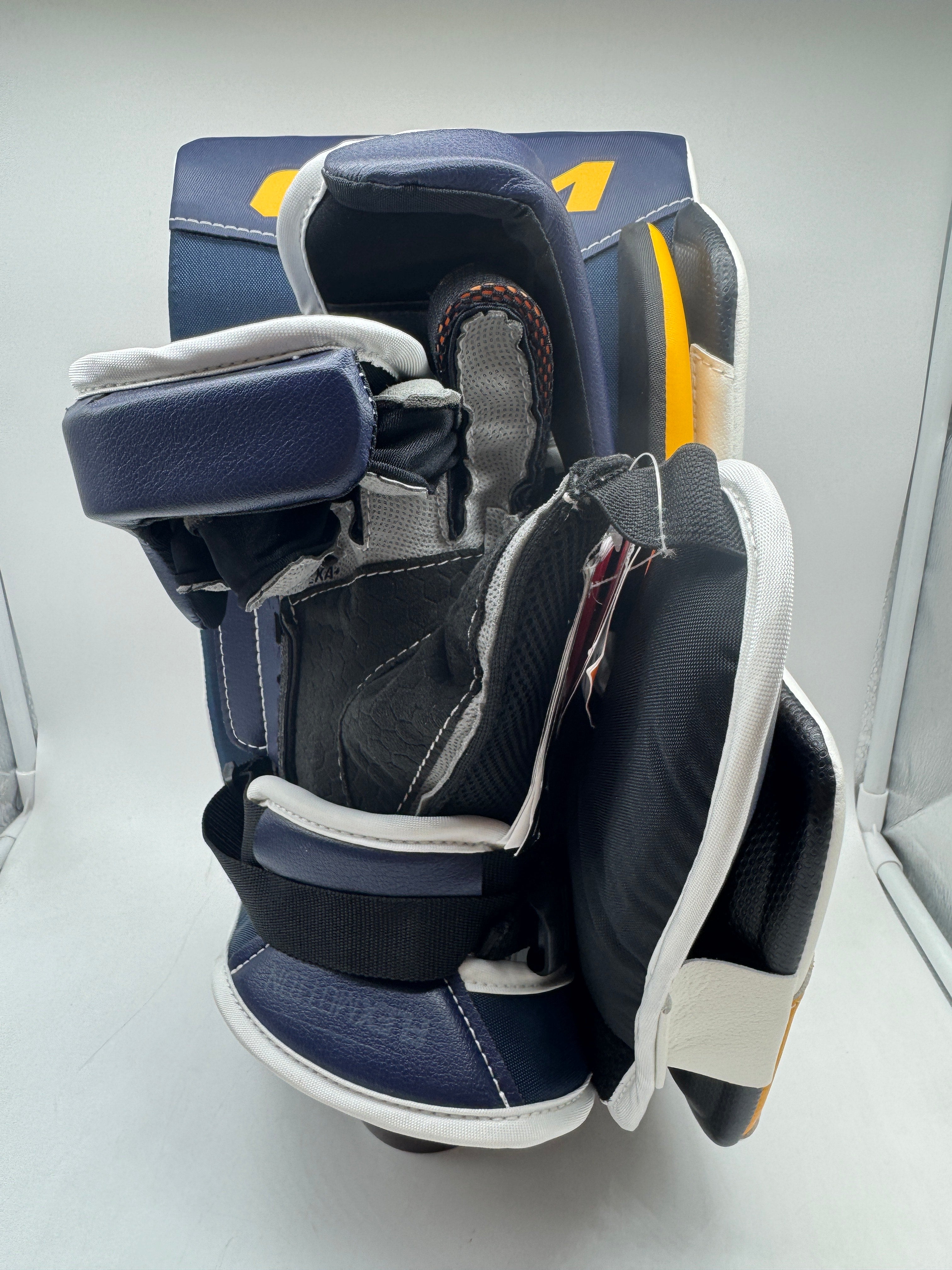 CCM EFLEX 7 Goalie Blocker Senior