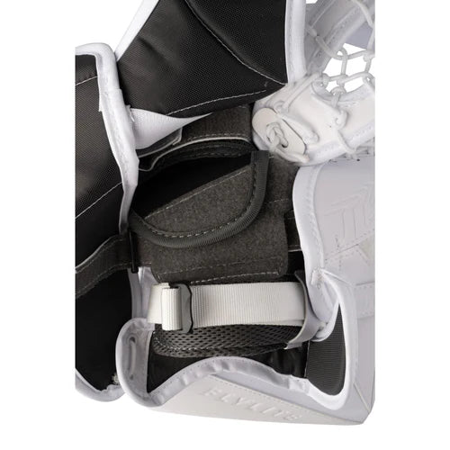 Vapor Flylite Senior Goalie Catch Glove (2025)