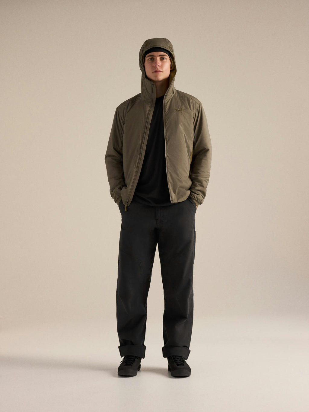 Arc'teryx Men's Atom Hoody - Mongoose/Bracken - on model