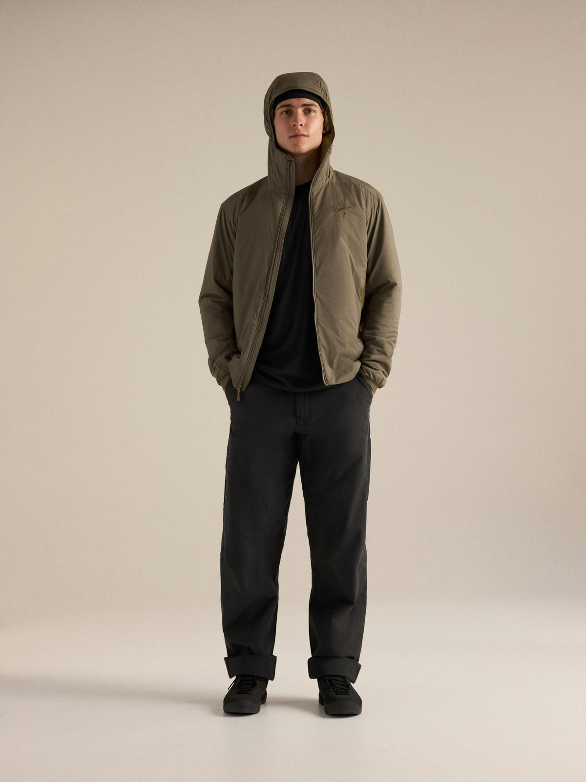 Arc'teryx Men's Atom Hoody - Mongoose/Bracken - on model