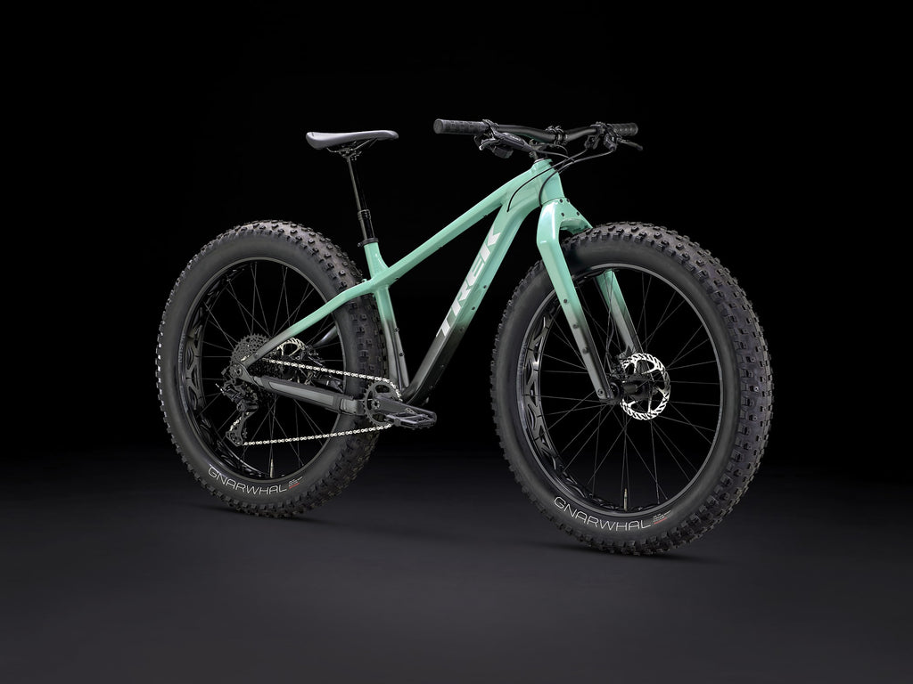 Trek Farley 5 fat bike, three-quarter view