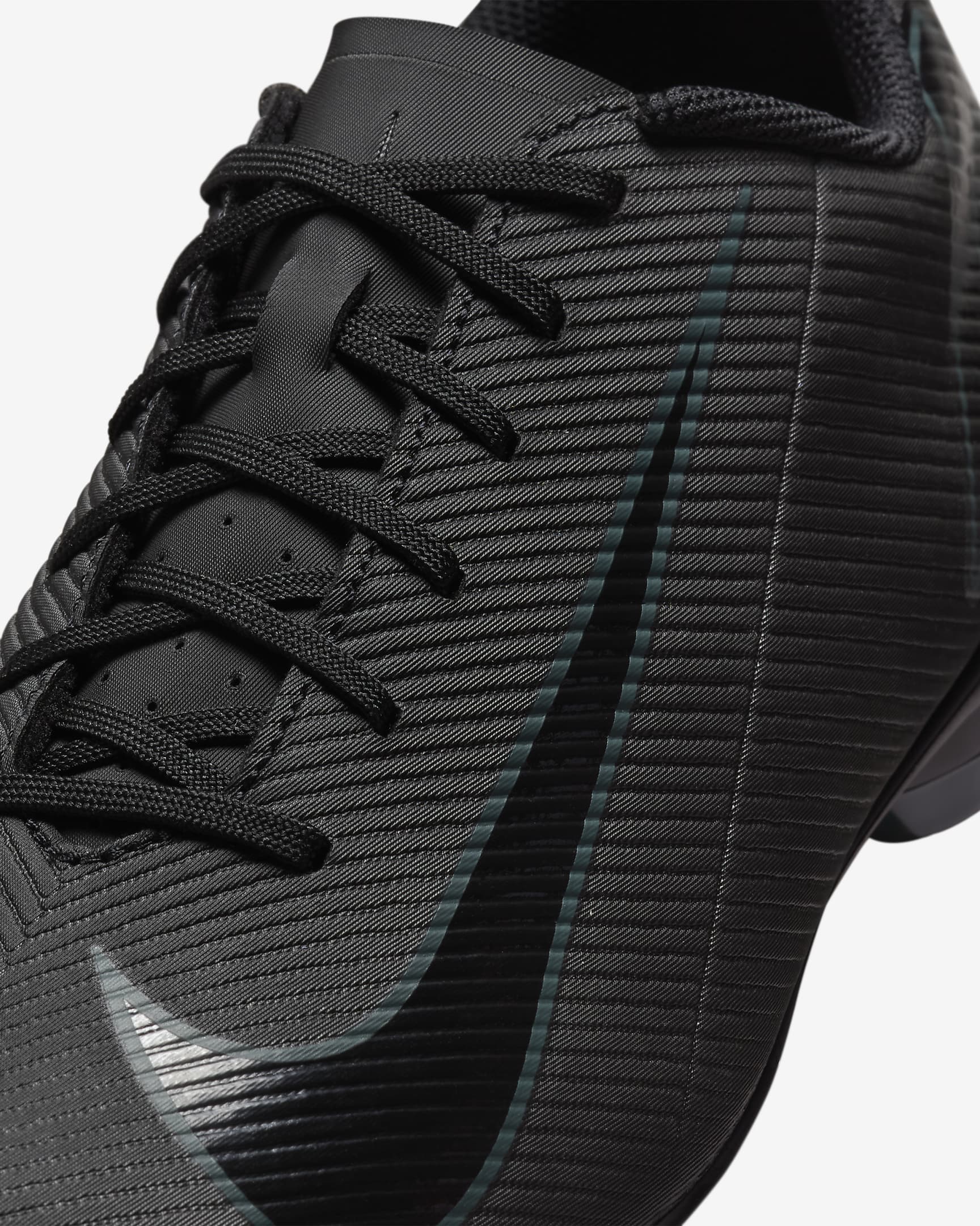 Men's Mercurial Vapor 16 Club MG Low-Top Soccer Cleats