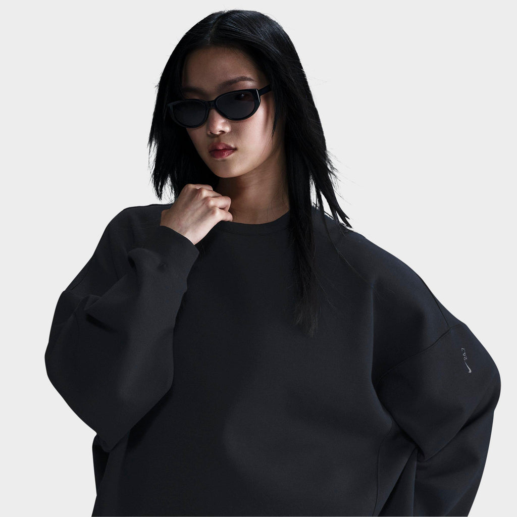 Nike 24.7 ImpossiblySoft Women's Dri-FIT Oversized Crew-Neck Top - Black/Dark Smoke Grey, detail