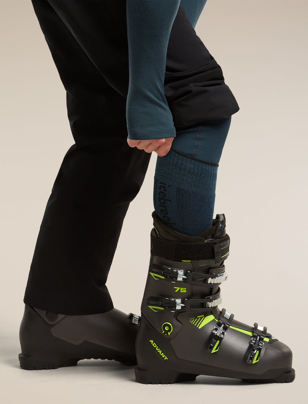 Icebreaker Men's Merino Ski+ Medium Over The Calf Socks - Abyss/Black, view 4