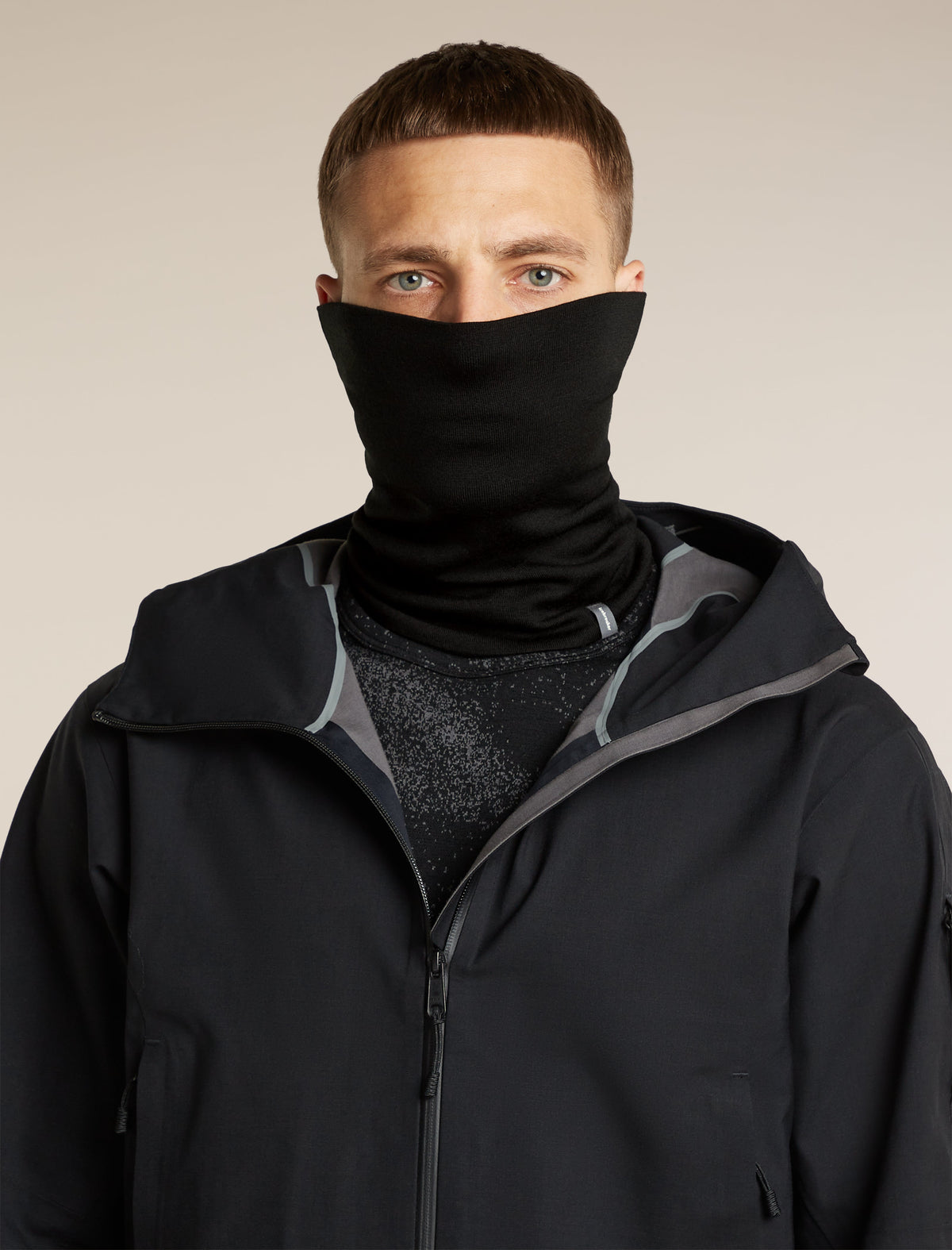 Icebreaker Unisex Merino Apex Chute - Black, view 3