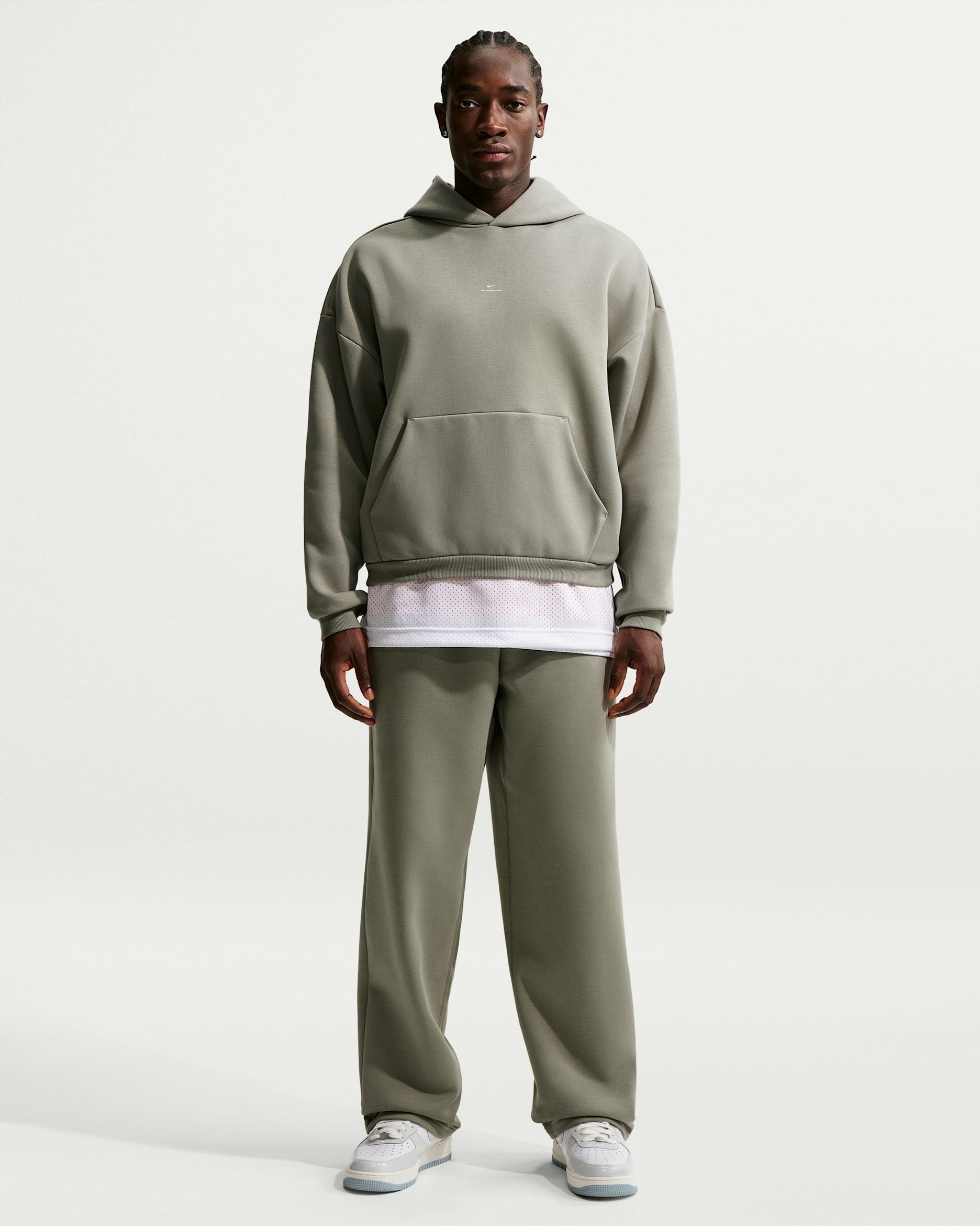 Nike Men's Standard Issue Therma-FIT Brushed Open-Hem Pants