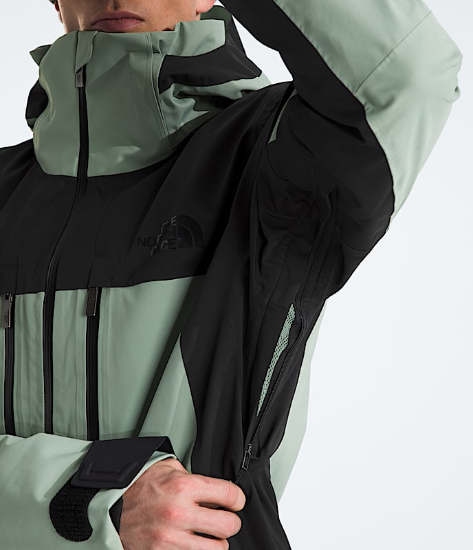 The North Face Men’s Chakal Jacket