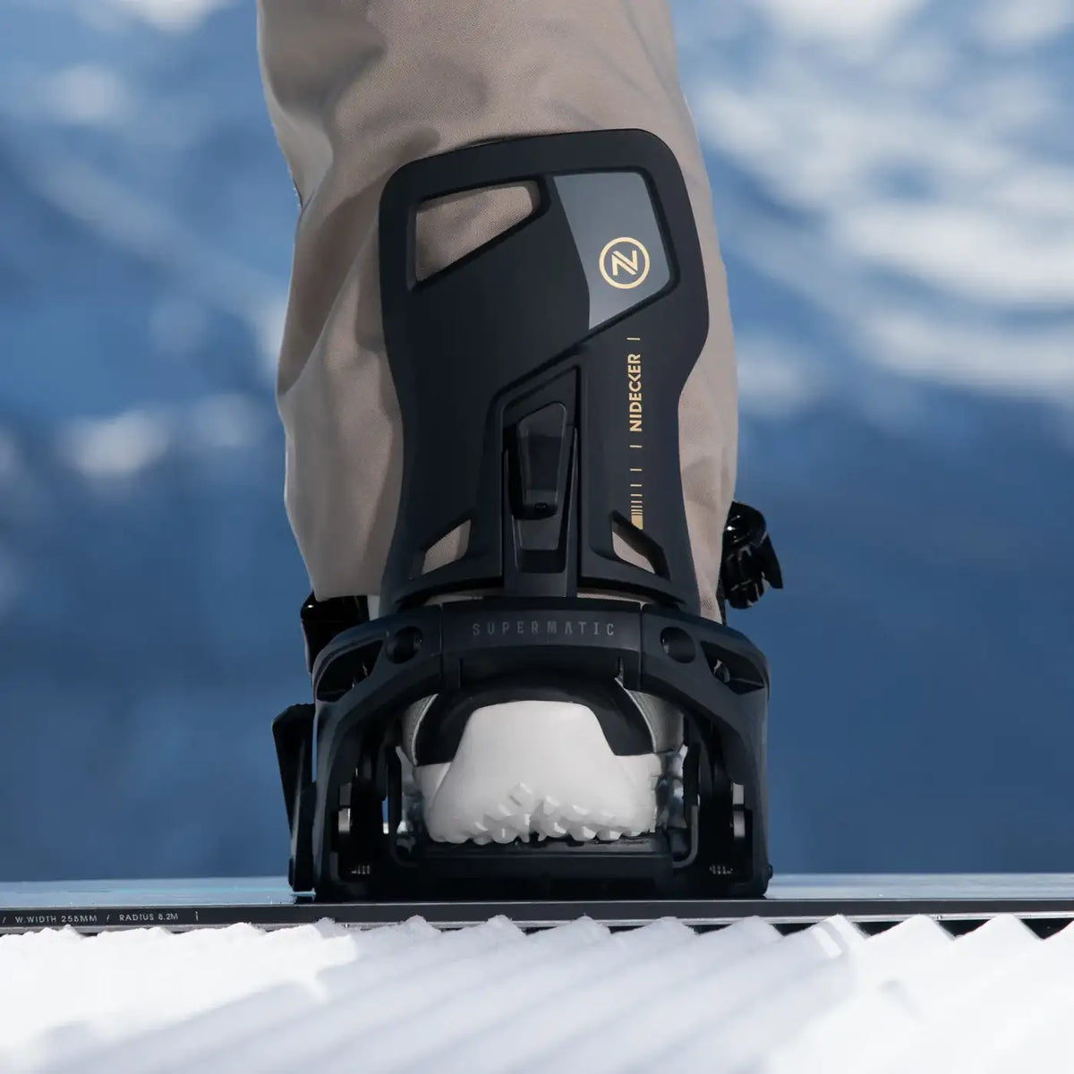 Nidecker Flow Supermatic OG Snowboard Binding - Black, detail view