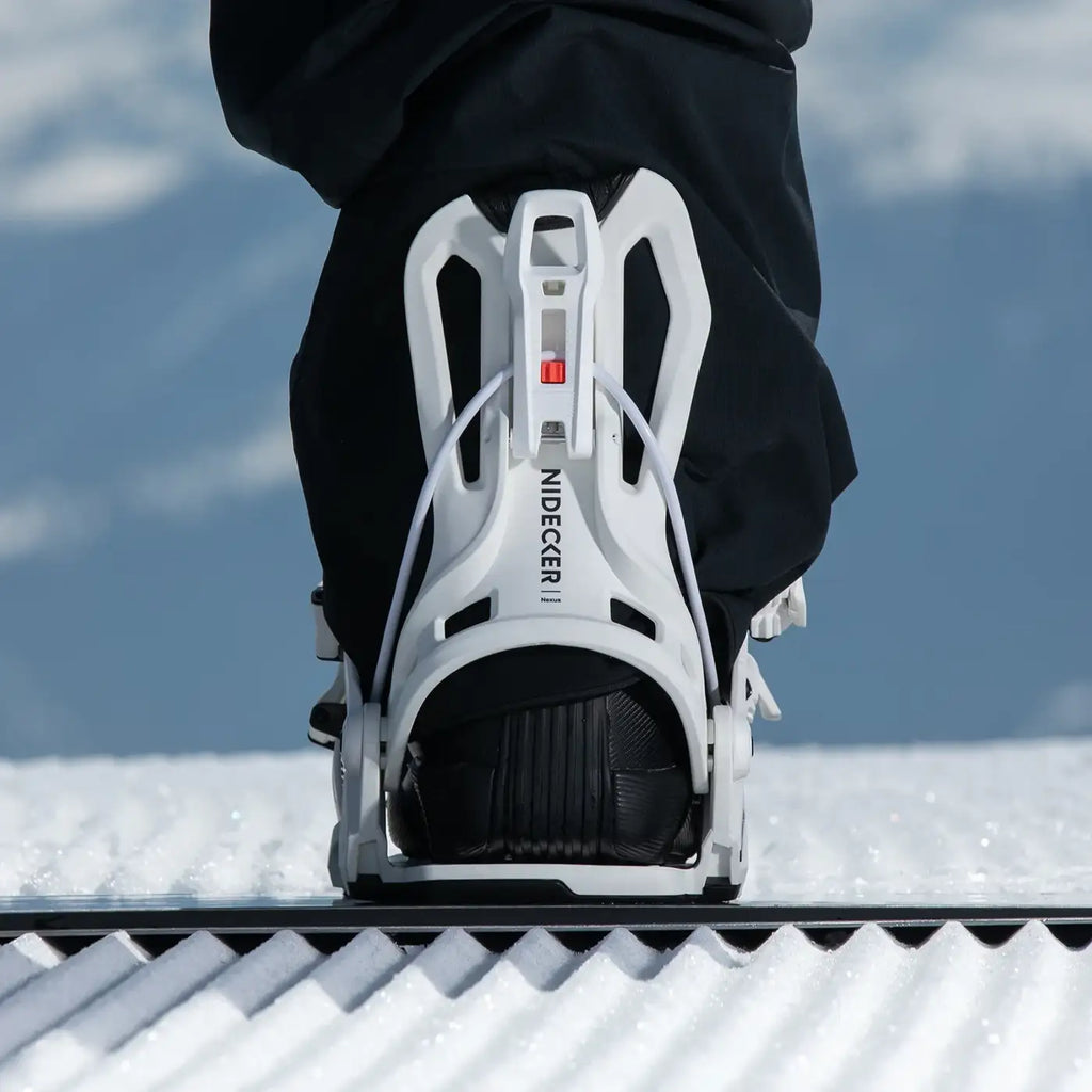 Nidecker Flow Nexus Snowboard Binding - White, detail view