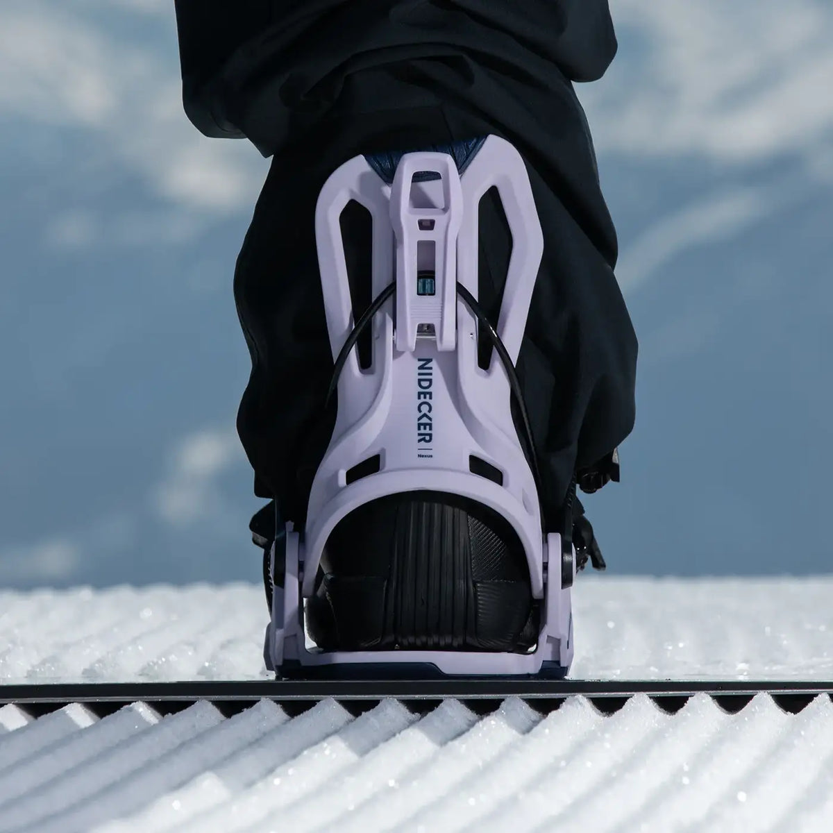 Nidecker Flow Nexus Snowboard Binding - Lavender, detail view