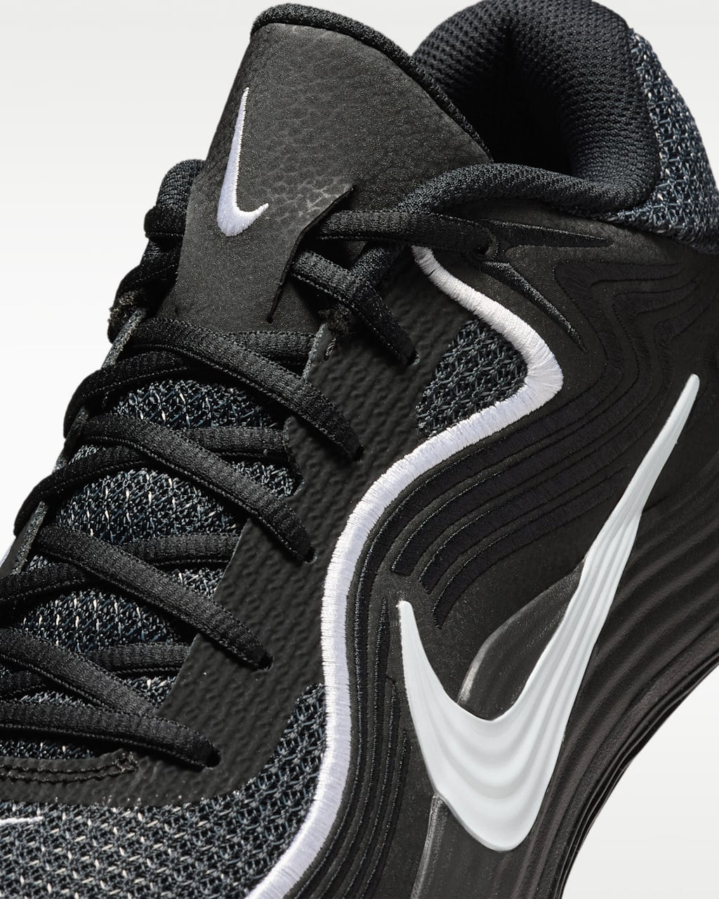 Nike Men's Precision 8 Low Basketball Shoes