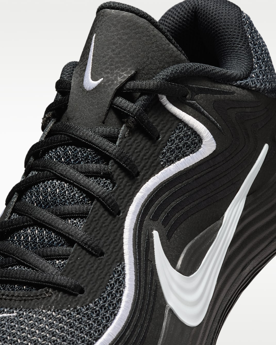 Nike Men's Precision 8 Low Basketball Shoes
